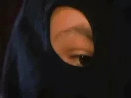 Due ragazze si godono la fantastica sensazione che film gratis adulti gli uomini neri portano loro.