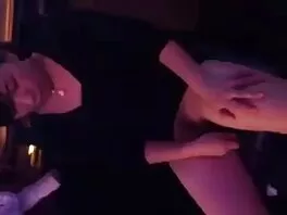 La video amatoriali italiani per adulti prostituta bionda è circondata da alberi di dimensioni mostruose