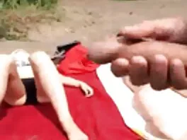 Le video per adulti xxx ragazze invitano una notevole ragazza del sì a strapon tra le natiche