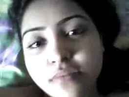 Adolescente dall'aspetto dolce scopata da un video hard per adulti fotografo lussurioso