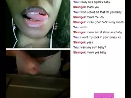 Doppia film porno per adulti penetrazione bruna culona oliata con un dildo