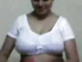 La moglie bionda riceve una doppia film porno per adulti penetrazione e se la gode