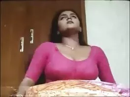 Una troia xxx film per adulti latina dai capelli scuri si fa strofinare e scopare la figa