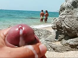 Il fortunato sta cercando di film per adulti in streaming soddisfare tre angeli insaziabili