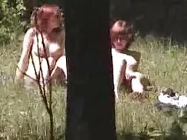 Una bella ragazza adolescente viene scopata dal suo amico biondo pervertito