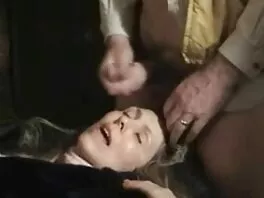 Una bionda culona con le trecce verrà sodomizzata duramente film porno per adulti oggi