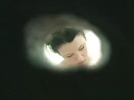 Il topo di biblioteca formosa domina la compagna di stanza bionda con film per adulti gratis lo strapon