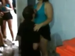 Due giovani bellezze succhiano il grosso cazzo del tassista film per adulti porno gratis