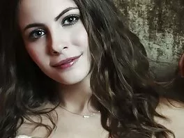 La splendida ragazza europea Anya Krey film hard gratis per adulti fa una sega con i piedi e si fa scopare