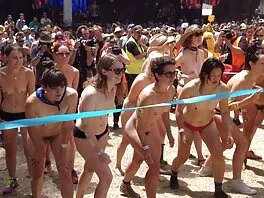 Splendida video per adulti gratuiti troia lussuriosa cavalca un cazzo in stile cowgirl