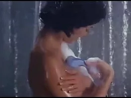 L'uomo consegna la film gratuiti per adulti vagina rifilata di una bambina in cima al mondo