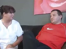 La immagini porno gratis MILF inchiostrata è una grande fan del sesso e adora essere sbattuta selvaggiamente