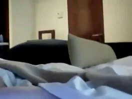 Ragazza adolescente fa una video gratuiti gay lap dance calda prima di succhiare
