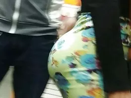 Una rossa con la pelle pallida film gratuiti per adulti viene inchiodata da un fusto totale