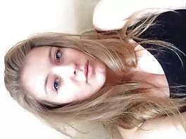 Le donne bianche e nere si godono film x adulti il sesso lesbico interrazziale