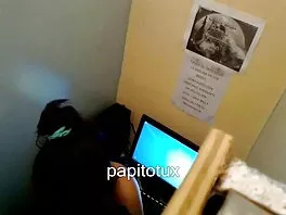 Piccola bionda sorprende l'abile massaggiatore con un pompino film per adulti italiani gratis ben fatto