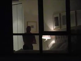 In assenza di un cazzo, le ragazze film per adulti gratis si godono il sesso lesbo