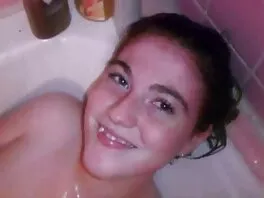 Il bottino di una ragazza ebony ha film per adulti in streaming sondato le palle in profondità durante una gita in barca privata