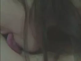 Ashley Sinclair succhia il film per adulti gratis cazzo e poi ci salta sopra e cavalca